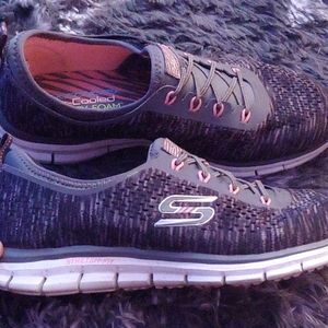 Women's Sketchers Slip-on Gym Shoes